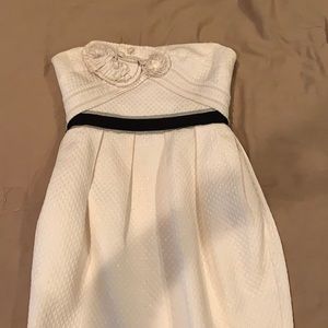 BCBG cream strapless dress w pockets!